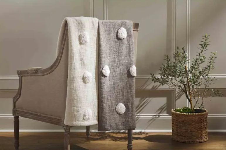 Cream Tufted Dot Throw