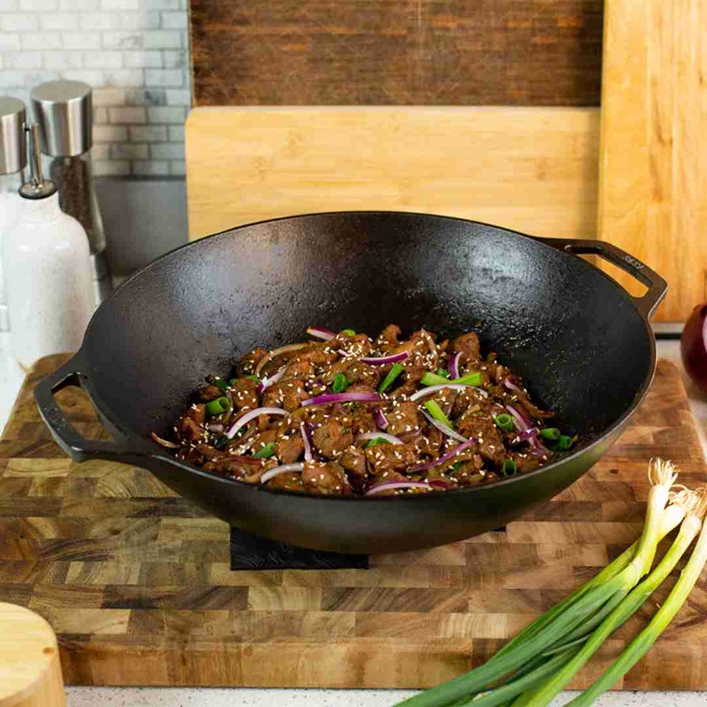 Lodge Wok 14in