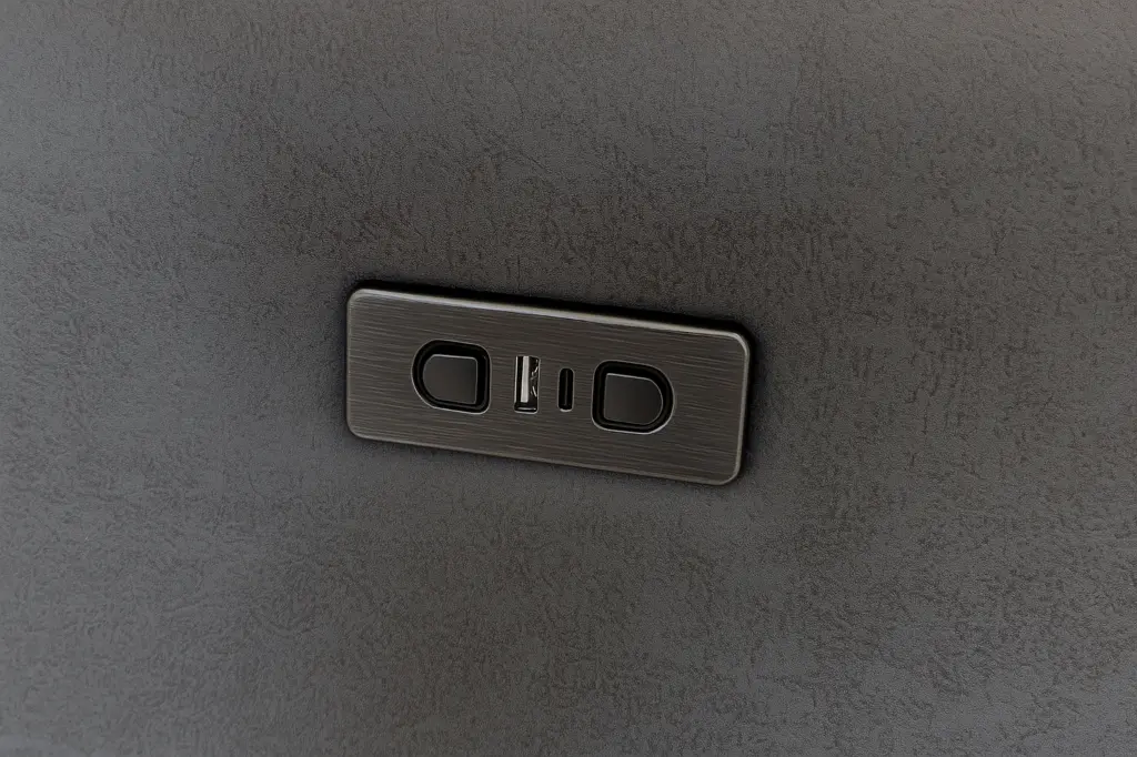 ChatGPT Image Nov 5, 2025, 11_20_57 AM.webp