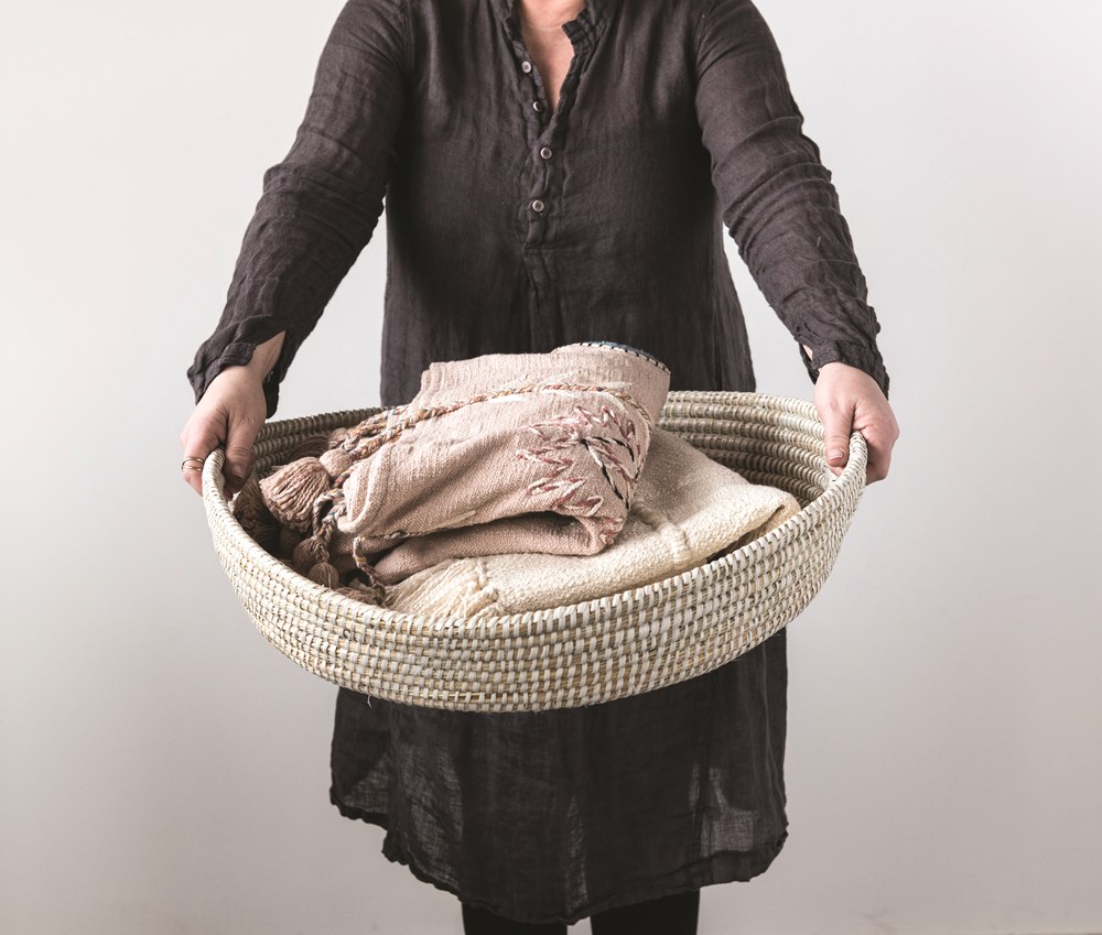 Round Hand-Woven Grass Basket with Handles 23in